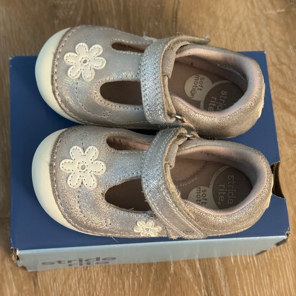 Stride Rite - Picture 8 of 14